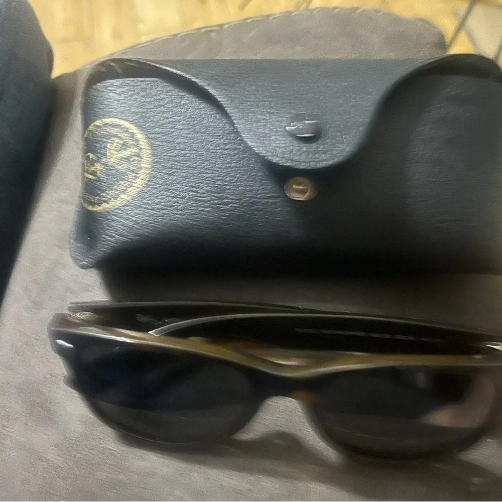 Ray-Ban Tortoise Shell Sunglasses - Picture 4 of 5